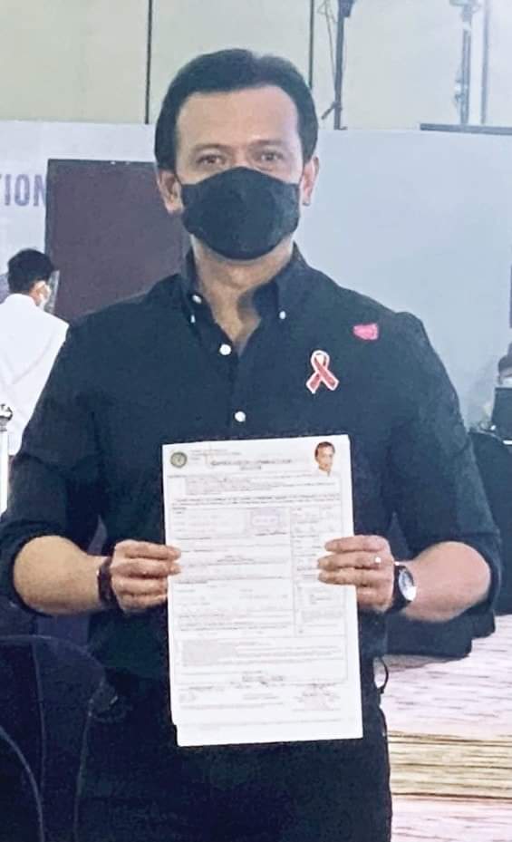 TrillanesSonny's tweet photo. Just filed my COC for Senator under Team Leni 2022.

#LabanLeni2022 https://t.co/0MpE2uPXRE