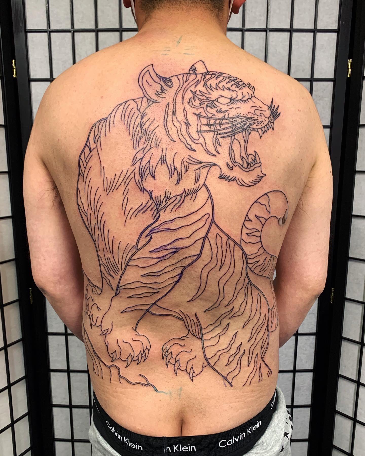Twitter 上的 墨鎧文身 初代彫ゆう 背中 抜き彫り 虎 筋彫り1回目 虎 虎刺青 Toratattoo Tigertattoo 刺青 Irezumi Wabori タトゥー Tattoo 前橋彫ゆう 初代彫ゆう 彫ゆう Horiyu 墨鎧文身 インクアーマータトゥー Inkarmortattoo T Co