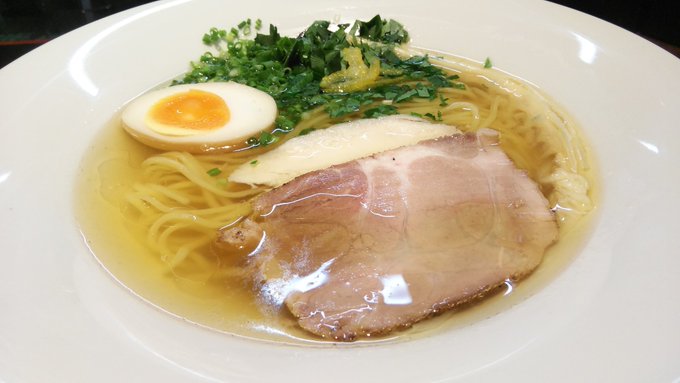 今日は先週と同じお店で鯛青湯そばを選んだ!
前のも今回のもどっちも美味しかった…🍜 