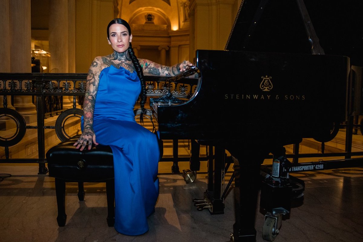 Ready, Inspire, Act Now! - mailchi.mp/readyinspireac…

Lisa Bello sings Rise Up - stunning