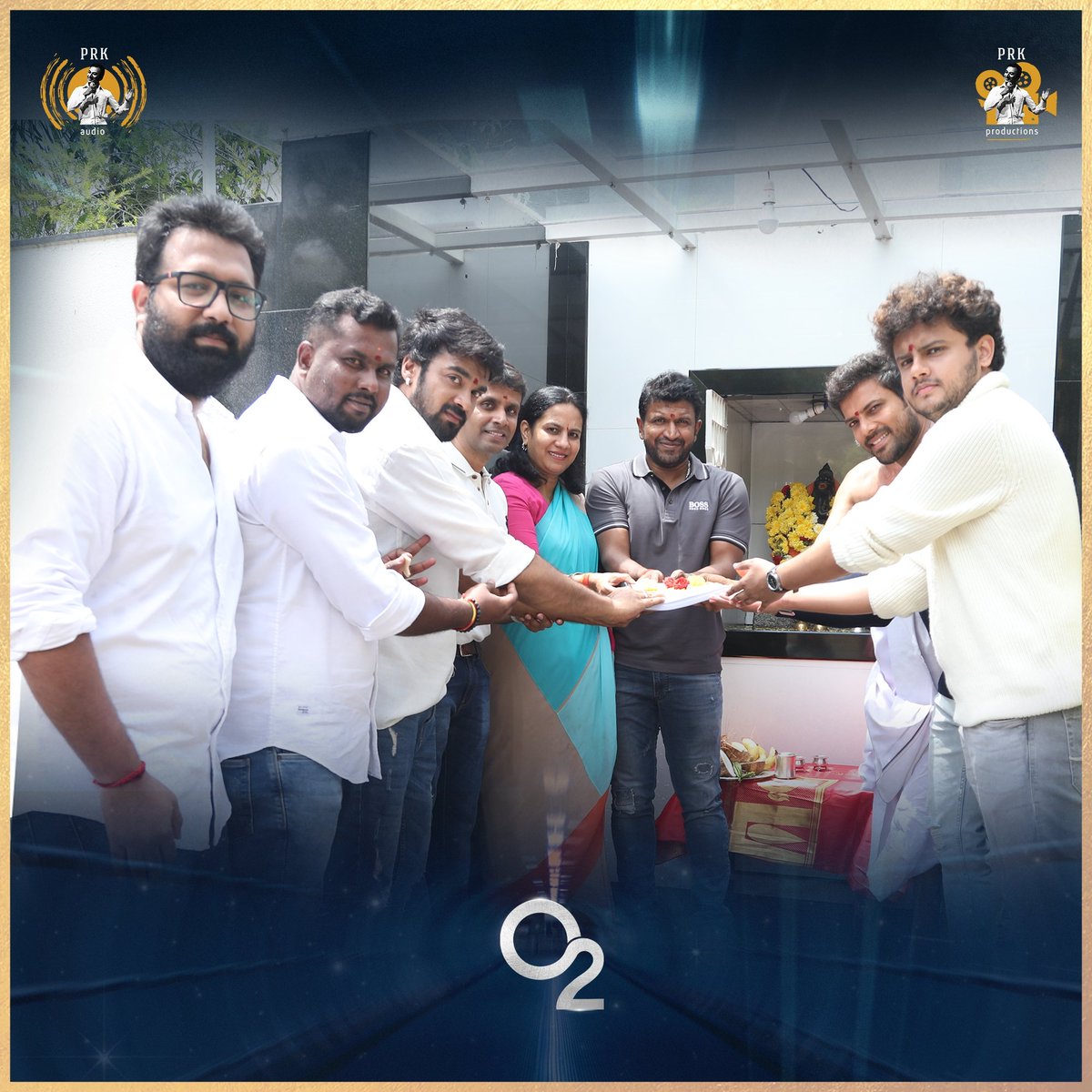 PRK_Productions's tweet photo. An auspicious start with the script pooja of #O2TheMovie 😊🙏.The Shooting will kickstart from today.

@PuneethRajkumar, #AshwiniPuneethRajkumar, @RaaghavNayak, @AshikaRanganath, #PraveenTej, @SiriRavikumar ,@bapuneeth, #PRKAudio https://t.co/WfzRMWqWGi