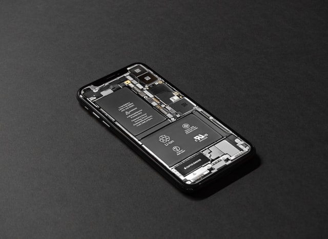 Is It Worth Replacing Your iPhone SE Battery
Depending on how you charged your iPhone, you are going to need a new battery sooner or later. Or a new iPhone.  Read more... pairmobile.ie/blogs/news/is-… 

#iPhoneSEBattery #iPhone #SEBattery