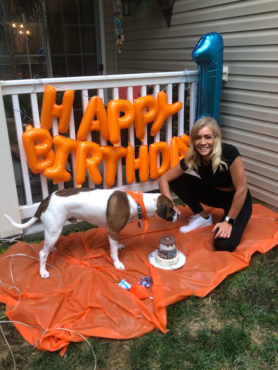 samieellis's tweet photo. pookie had the best 1st bday, we love you Jeff man 🧡🐶🎂 https://t.co/DR3RLVCNFs