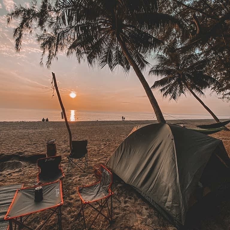 dapnyatv's tweet photo. Seri Nipah Resort

Bercuti santai-santai tepi pantai macam ni memang best kan DM sekalian? Dapat hirup udara bau laut fuh bahagia.

p/s: 
DM - Dapnya Malaysian (netizen) 
DC - dapnyaTV Crew (admin)

https://t.co/ClE4HVNqMF

#dapnyatv #cuticutimalaysia https://t.co/BZ1Lmy67Ah