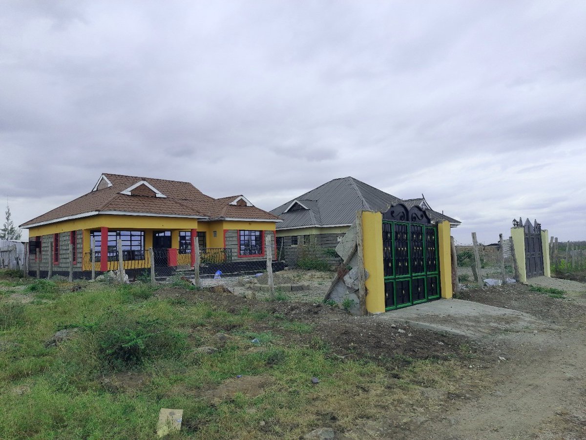 NguyoJanet's tweet photo. #ComfortHomesDelivers
#CustomerServiceWeek...comfort gardens plots https://t.co/VNJmzIarEh