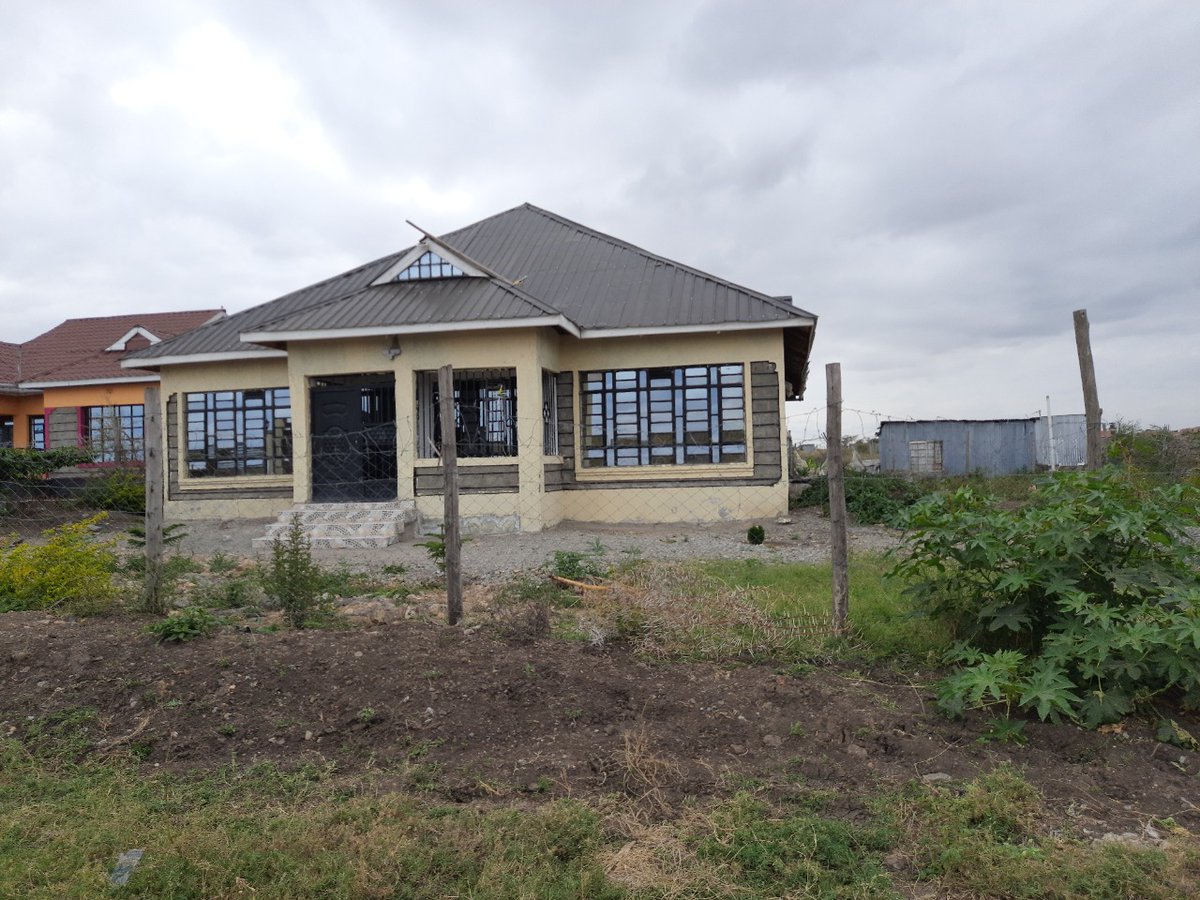 SkyViewPropert1's tweet photo. Kitengela Kimalat Gated
Cost 1.5m
Deposit 150m
For more information contact 0711308841
#comforthomesdelivers https://t.co/Q0DWRmQkQO