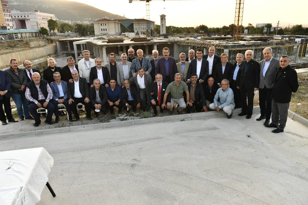 Ak Parti Bursa Teşkilatı kurucularımızla bir araya geldik. Partimizin dünü, bugünü ve geleceği ile ilgili verimli bir buluşma oldu. Katılan arkadaşlara teşekkür ediyorum