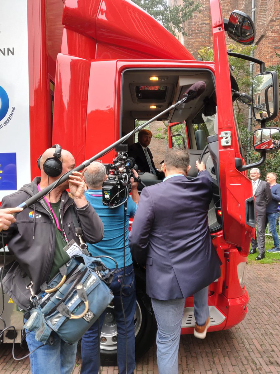 Carlholthausen tweet picture