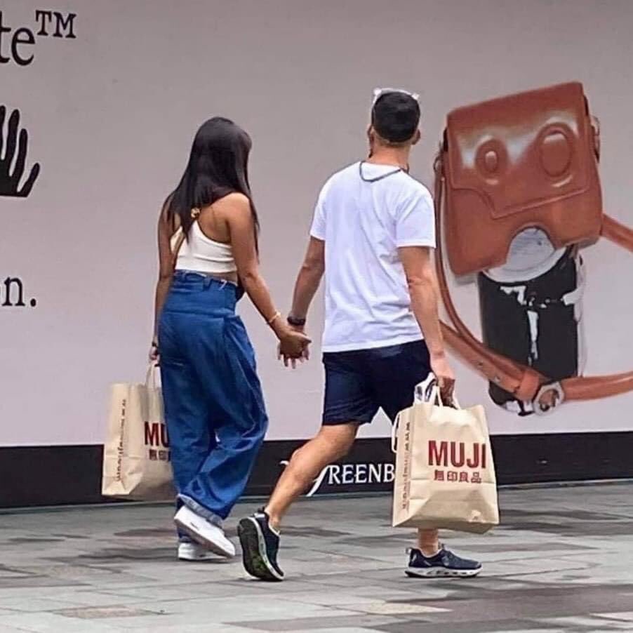 lustrousuga_'s tweet photo. I hope you're happy, but don't be happier 🥺😭 https://t.co/pNNaS1VNsy