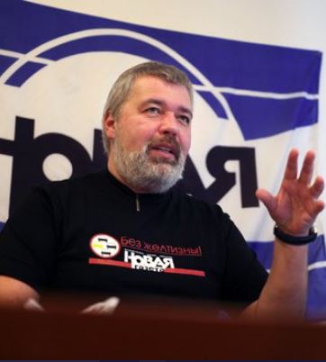 Slava_Za_Rostov's tweet photo. Нобелевскую премию мира дали какому-то бородатому писаке из никем не читаемой газеты. А наш борец за ПРБ и всё самое лучшее на Земле перебивается с хлеба на воду в тюрьме, страдает от грыж и пыток запахом курицы. Неужели он менее достоин? Скажите, где в этом Мире справедливость?! https://t.co/6LleYSsrS1