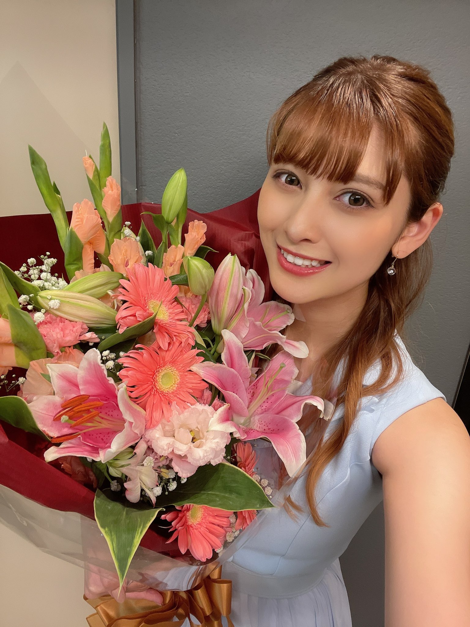 アンジェラ芽衣 明日10月9日より放送される Gmoコイン のテレビcmに出演させていただいてます ダンスへたくそながらも頑張りました スギちゃんさんとの撮影めちゃくちゃ楽しかった Youtubeにも公開されているので見てね じ じ じーえ