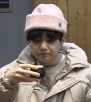 MinSlayer's tweet image. "YOONGI DRINK, YOONGI FALL"