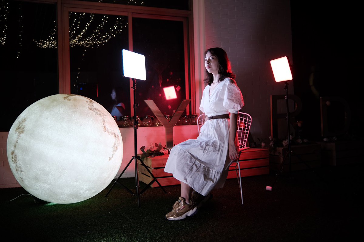 weeylite's tweet photo. Some behind-the-scenes of portrait photography by lighting with Weeylite sprite 40💥.
.
.
.
#weeylite #weeylitesprite40 #weeylitergblight #broadcastlighting #bicolorlight #coblights #filmmaker #filmmaking #filmphotography #studio #portraitphotography #videomaker #studiolighting https://t.co/IIVYeuoYAQ