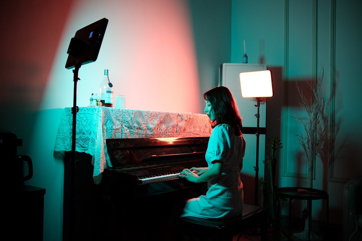 weeylite's tweet photo. Some behind-the-scenes of portrait photography by lighting with Weeylite sprite 40💥.
.
.
.
#weeylite #weeylitesprite40 #weeylitergblight #broadcastlighting #bicolorlight #coblights #filmmaker #filmmaking #filmphotography #studio #portraitphotography #videomaker #studiolighting https://t.co/IIVYeuoYAQ