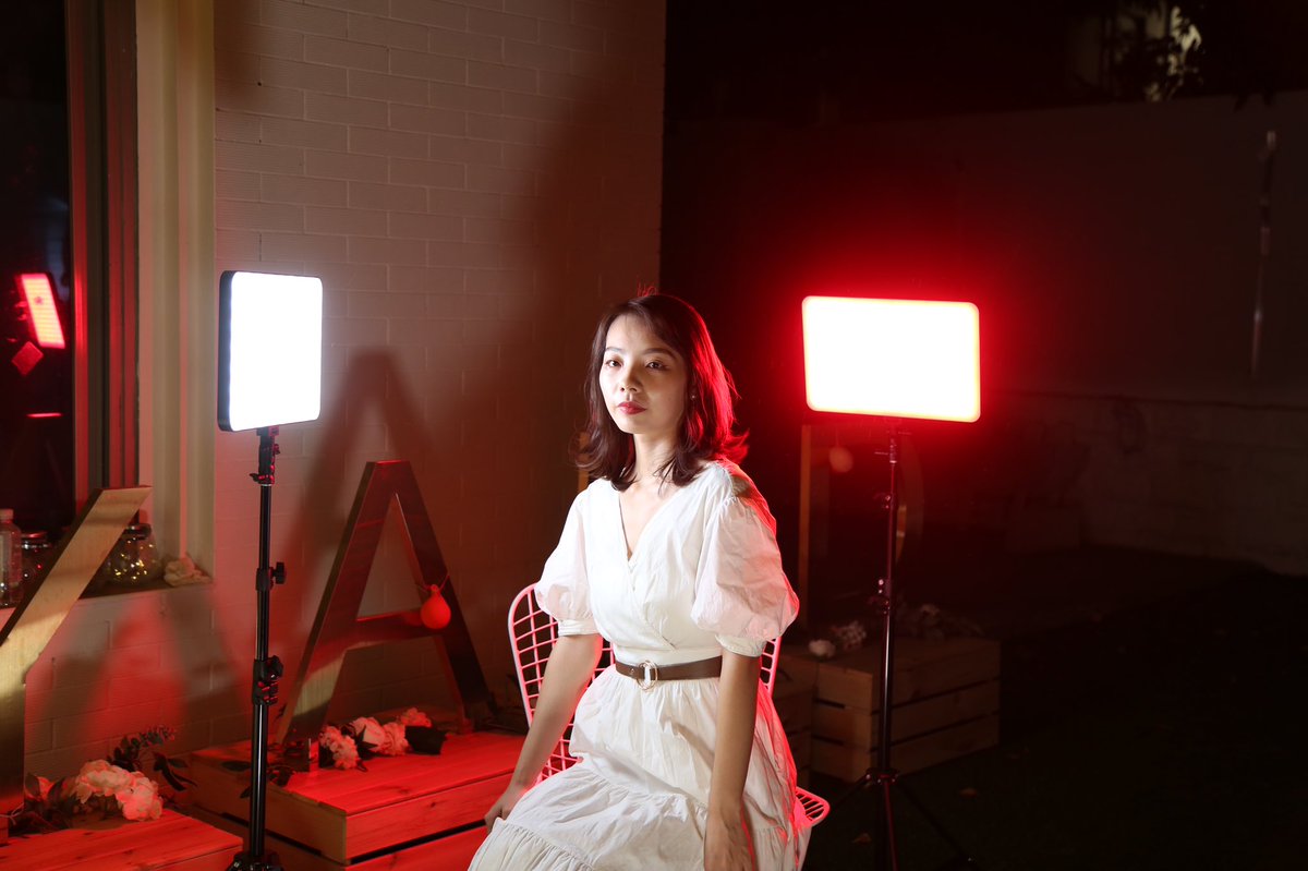 weeylite's tweet photo. Some behind-the-scenes of portrait photography by lighting with Weeylite sprite 40💥.
.
.
.
#weeylite #weeylitesprite40 #weeylitergblight #broadcastlighting #bicolorlight #coblights #filmmaker #filmmaking #filmphotography #studio #portraitphotography #videomaker #studiolighting https://t.co/IIVYeuoYAQ