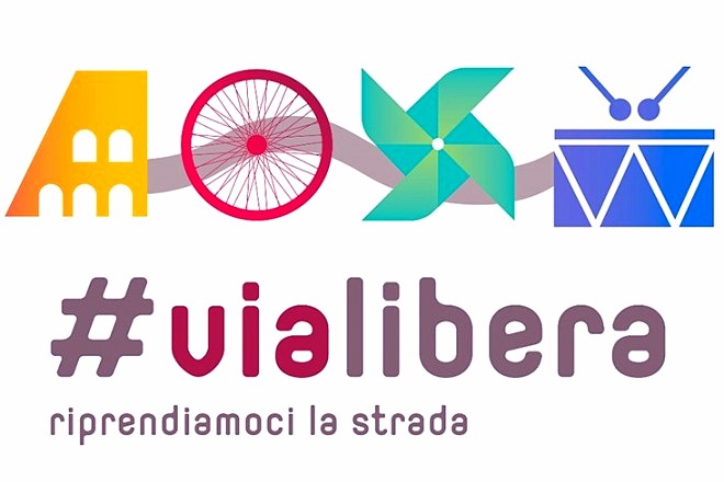 Roma's tweet photo. 🚶🚴 Domenica #10ottobre torna #ViaLibera, l'anello stradale di 15 km chiuso al traffico e dedicato a pedoni e ciclisti, con tante iniziative, eventi e attività (h.10 /19).
📌 Si aggiunge anche il percorso pedonale turistico Termini-Fori Imperiali.
ℹ️ https://t.co/QFOYzNi9js https://t.co/W9CcP8iLv5