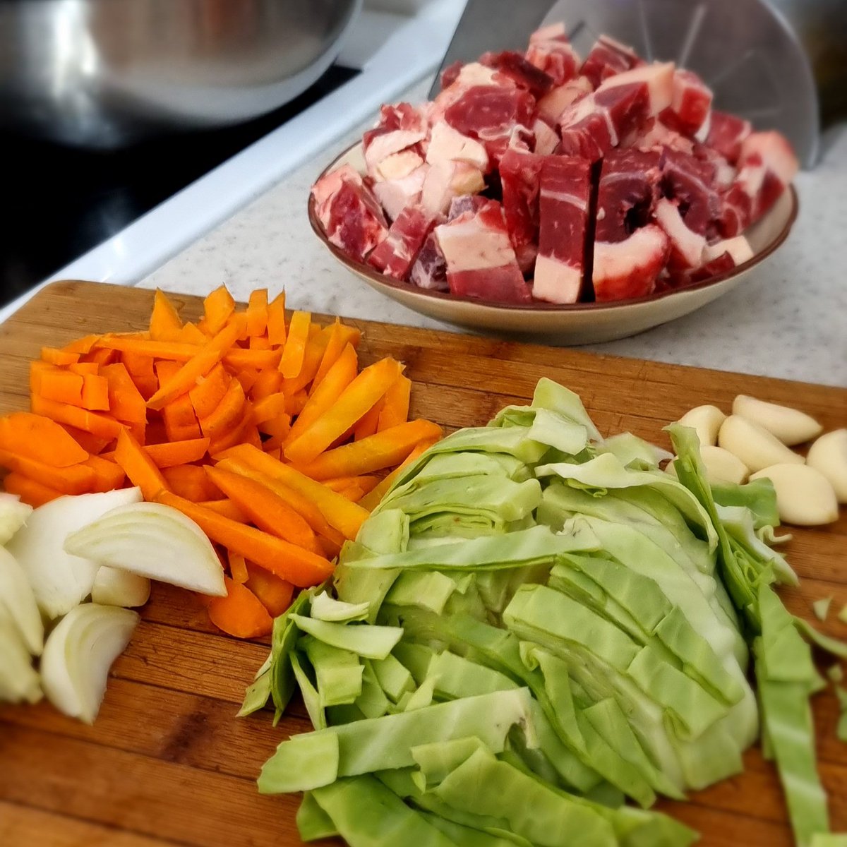 Гүйгээд ирнэ гэвэл нь гялс цуйван сэгсрээл өгнө эгж нь, өөр яахчгүй ээ 💯😜