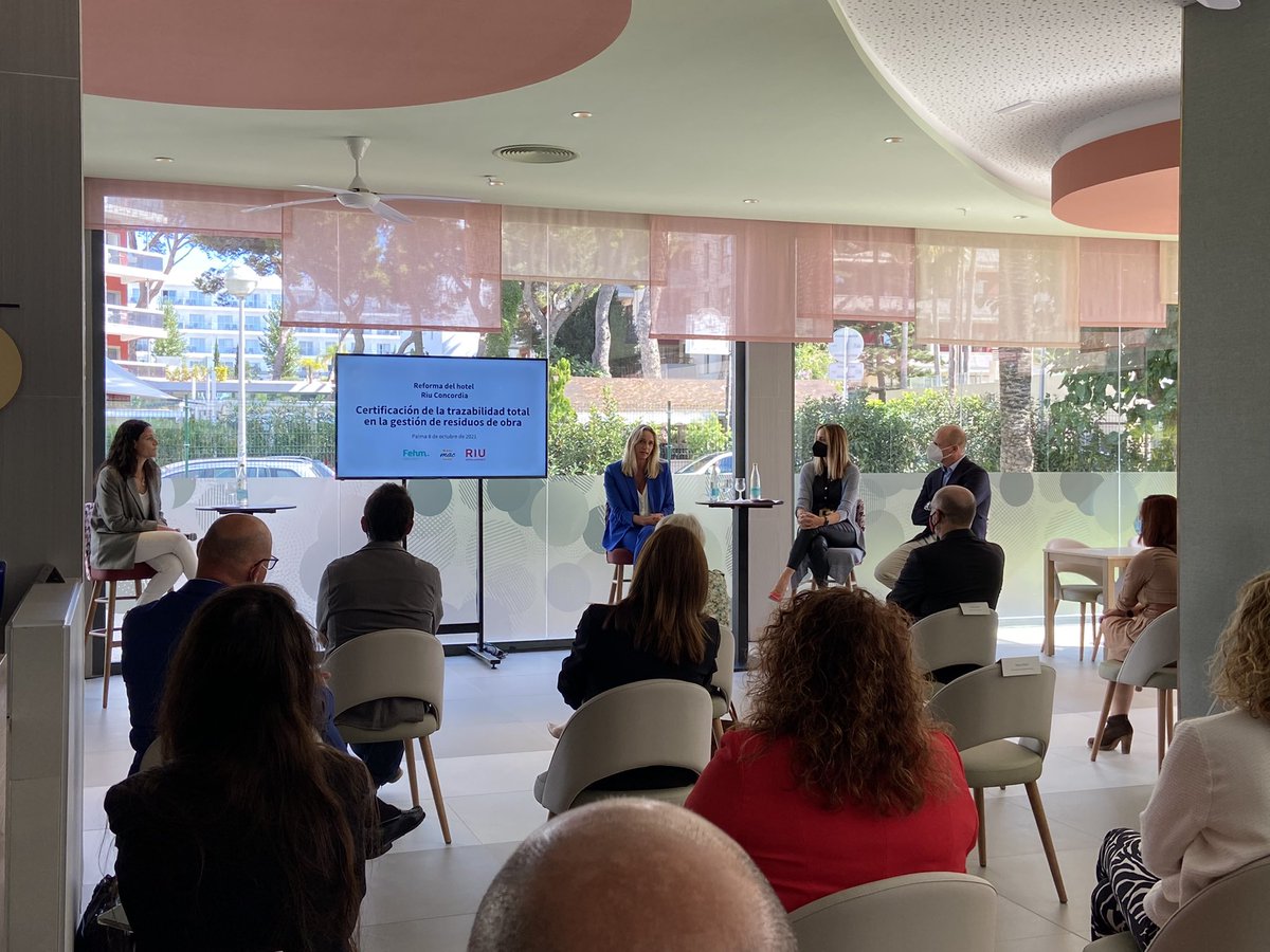 fehmallorca's tweet photo. 🔴 Arranca la presentación del primer certificado que avala la trazabilidad de la gestión de residuos de una reforma 🏩 llevada a cabo en un hotel de Mallorca #RiuConcordia @fehmallorca @RiuHoteles #MacInsular @goib @CEHATes @CEOE_ES @turismeiesports @Treball_Goib @mincoturgob https://t.co/ZnCQCKDmhF