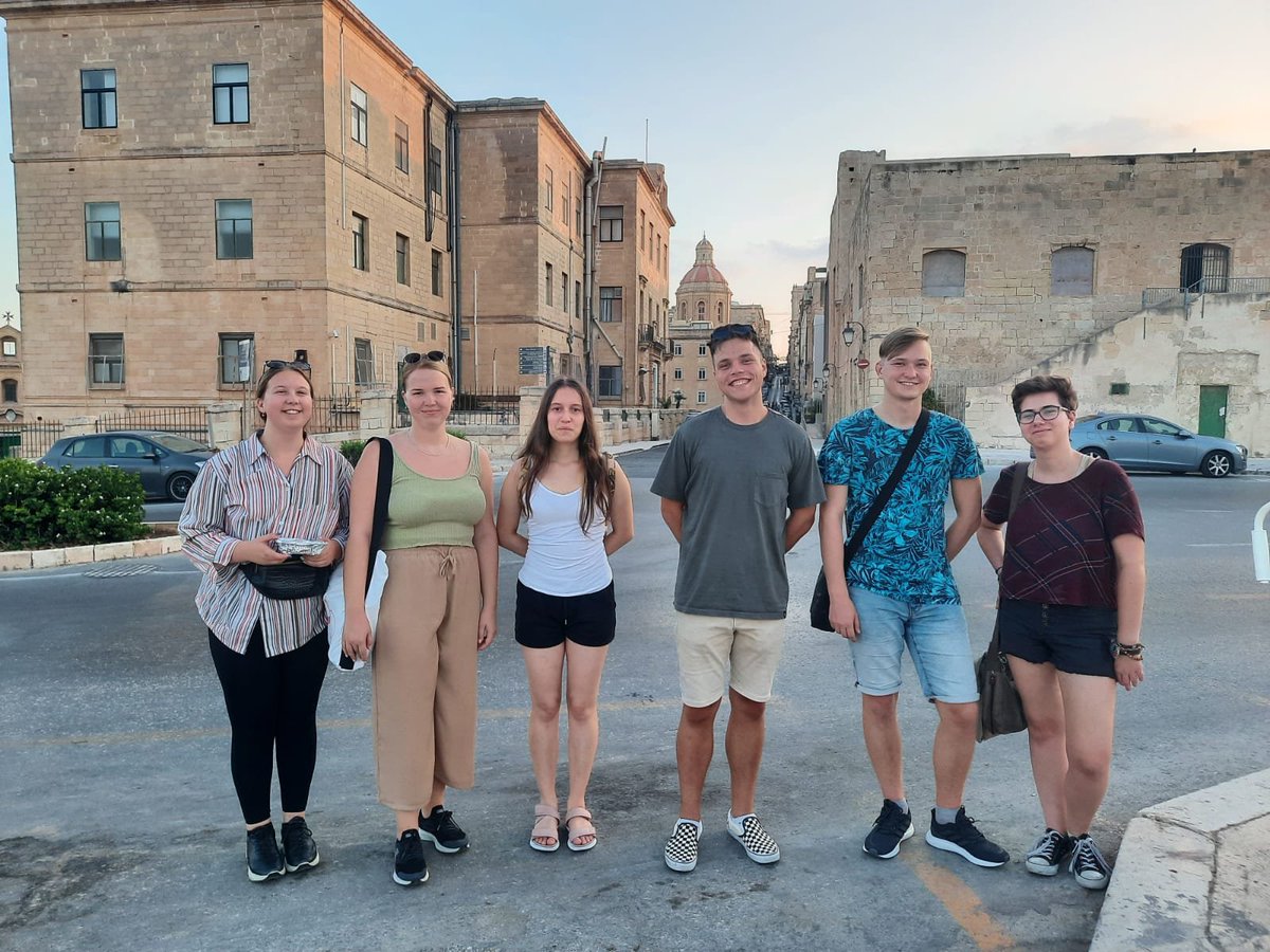 Mūsu audzēkņi atgriezušies no pieredzes apmaiņas Maltā. 6 Mediju mākslas un Vides dizaina nodaļas audzēkņi Erasmus+ projekta “Izlaušanās no rāmjiem, lai iegūtu Erasmus+ pieredzi” ietvaros pilnveidoja savas prasmes darbojoties reklāmas dizaina uzņēmumā.
#erasmu #ErasmusPlus
