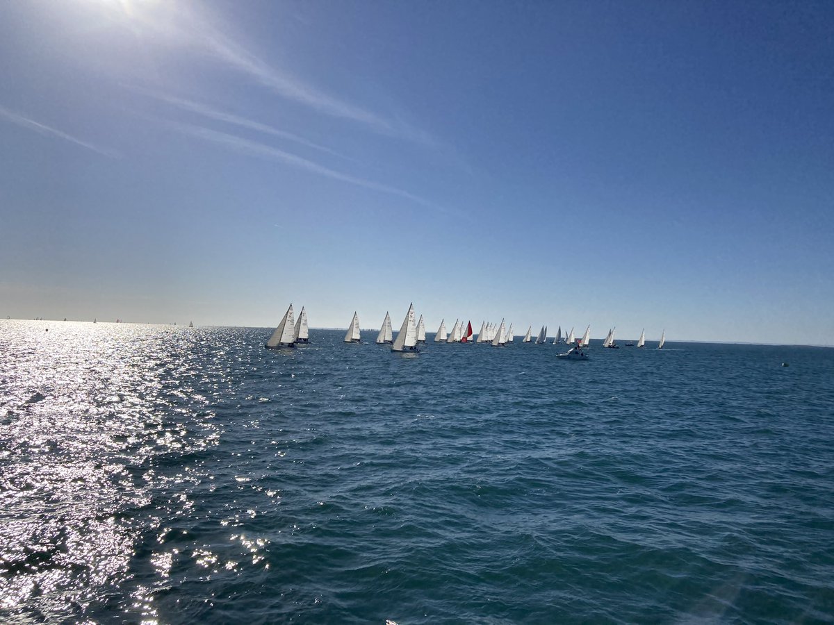 GEAI Alexandre (@alexandregeai) on Twitter photo « <a href="/spiOF/">Spi Ouest-France - Banque Populaire Grand Ouest</a> et <a href="/matrinitesurmer/">la trinité sur mer</a> sont liés depuis des années.
350 bateaux. Un challenge logistique pour la commune chaque année depuis 43 ans.
Des bénévoles, des amateurs... des passionnés. Merci <a href="/bpgrandouest/">Banque Populaire Grand Ouest</a> de nous accompagner dans cet événement populaire » « <a href="/spiOF/">Spi Ouest-France - Banque Populaire Grand Ouest</a> et <a href="/matrinitesurmer/">la trinité sur mer</a> sont liés depuis des années.
350 bateaux. Un challenge logistique pour la commune chaque année depuis 43 ans.
Des bénévoles, des amateurs... des passionnés. Merci <a href="/bpgrandouest/">Banque Populaire Grand Ouest</a> de nous accompagner dans cet événement populaire »