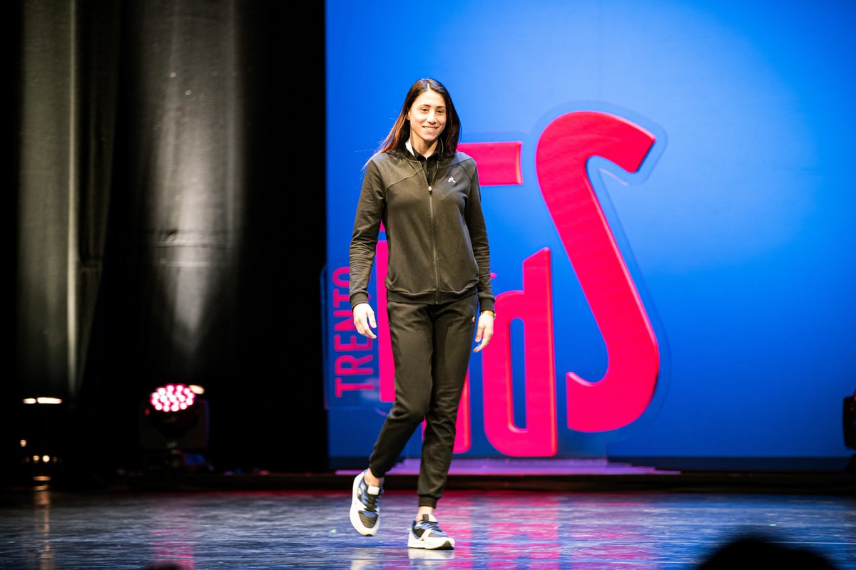 FASTWEB's tweet photo. "Molte più donne nella nostra squadra vogliono arrivare alle Olimpiadi perché sanno che ora è possibile." Irma Testa, 1° medaglia 🥉nella storia del pugilato italiano.
#nexxtgeneration #ilfestivaldellosport @Coninews https://t.co/XSaAJhAz1h