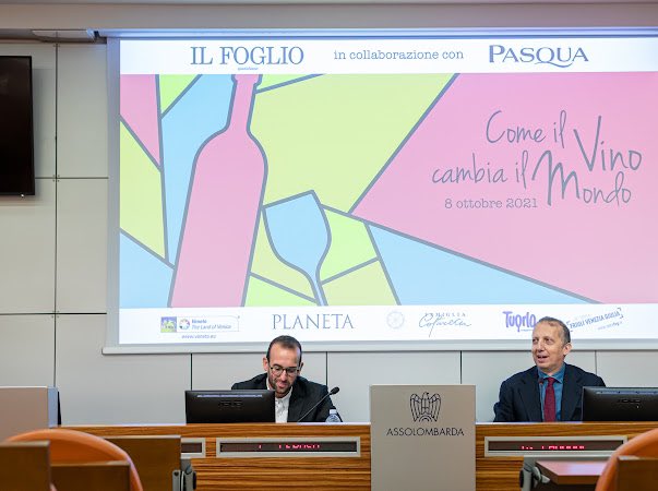 La prima lezione del  #workshop de <a href="/ilfoglio_it/">Il Foglio</a> di <a href="/CamilloLangone/">Camillo Langone</a> affronta la relazione tra il #vino e la #cultura .Il  vino è un prodotto “iperculturale”. L’evoluzione del gusto, le nuove sensibilità legate al salutismo, la sostenibilità influenzano lo scelte del mondo del vino