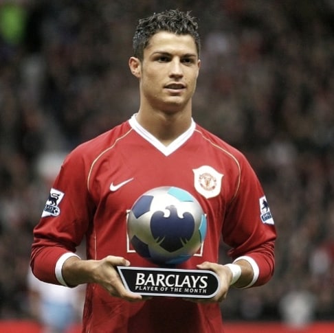 bzmedia7's tweet photo. Who else?

Cristiano Ronaldo named as Premier League Player of the month..🥇

Cristiano Ronaldo in September

3 Matches
3 goals ⚽ ⚽ ⚽
17 shots

#cristianoronaldo #cristiano #ronaldo #cr7 #premierleague #plplayerofthemonth https://t.co/U9fnHQh7e4