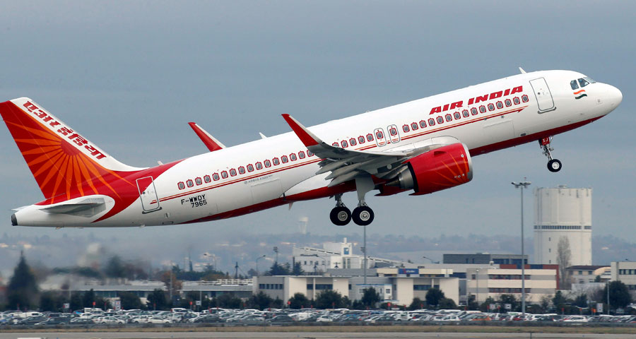 EconomicTimes's tweet photo. #BREAKING | Tata Sons wins the bid for acquiring national carrier Air India

Track latest news updates here https://t.co/m9r8XqWh39 https://t.co/o6YmGhzRif