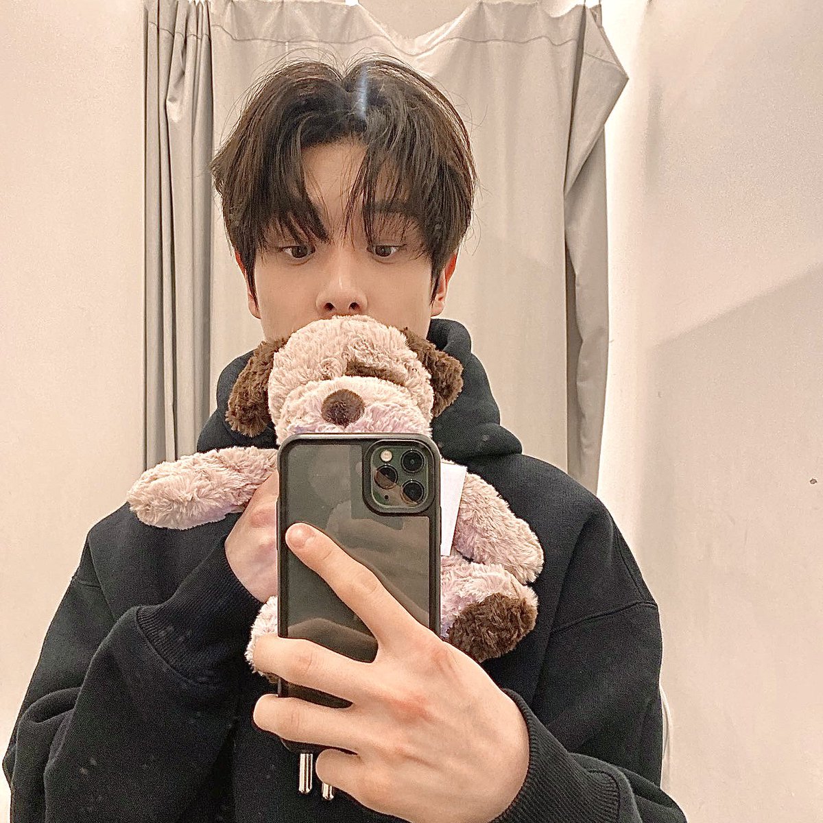 simcelestee's tweet image. with my bf 

#ENHYPEN #ENSD @ENHYPEN_members #JAKE