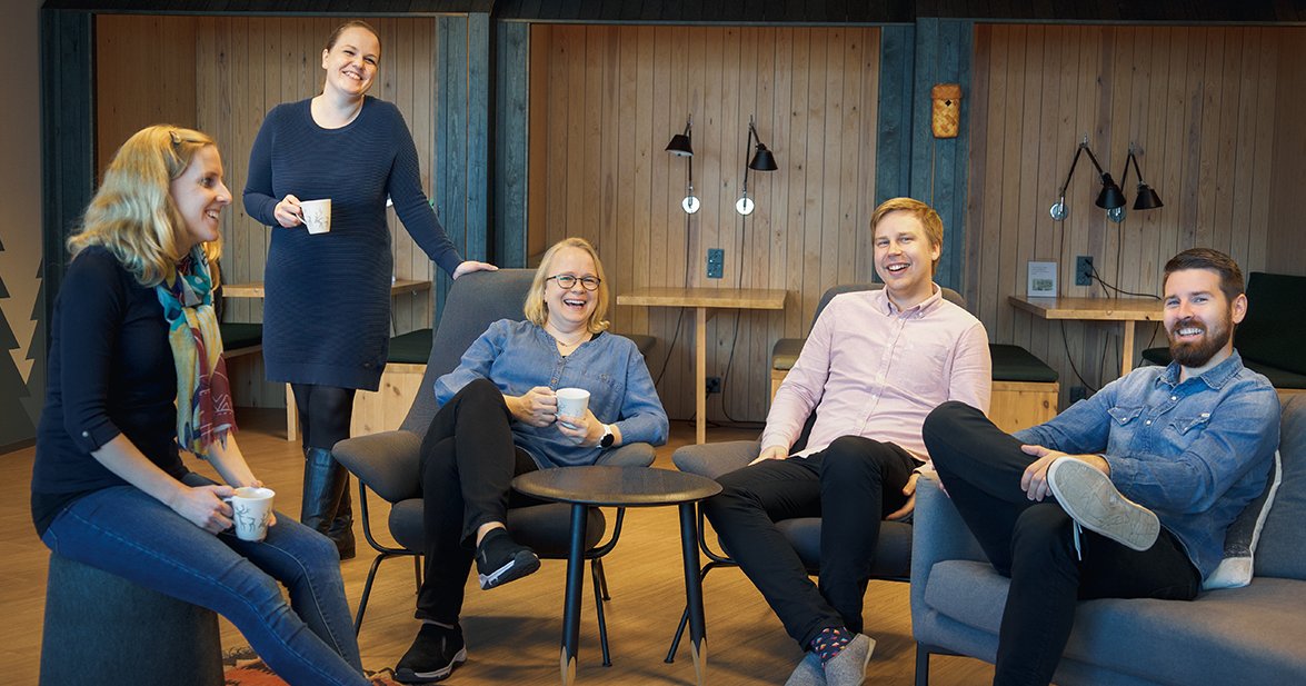 Esihenkilöllä on äärettömän suuri merkitys. He toimivat hyvinvoinnin ytimessä ja heidän tarjoamalla tuella on huomattava merkitys työhyvinvoinnin kannalta. Tutkimuksemme mukaan tyytyväisyys omaan esihenkilöön HiQlla oli tasolla 3,69 (1-4). Lue lisää hiq.fi/blogi/showcase… 
#HiQ