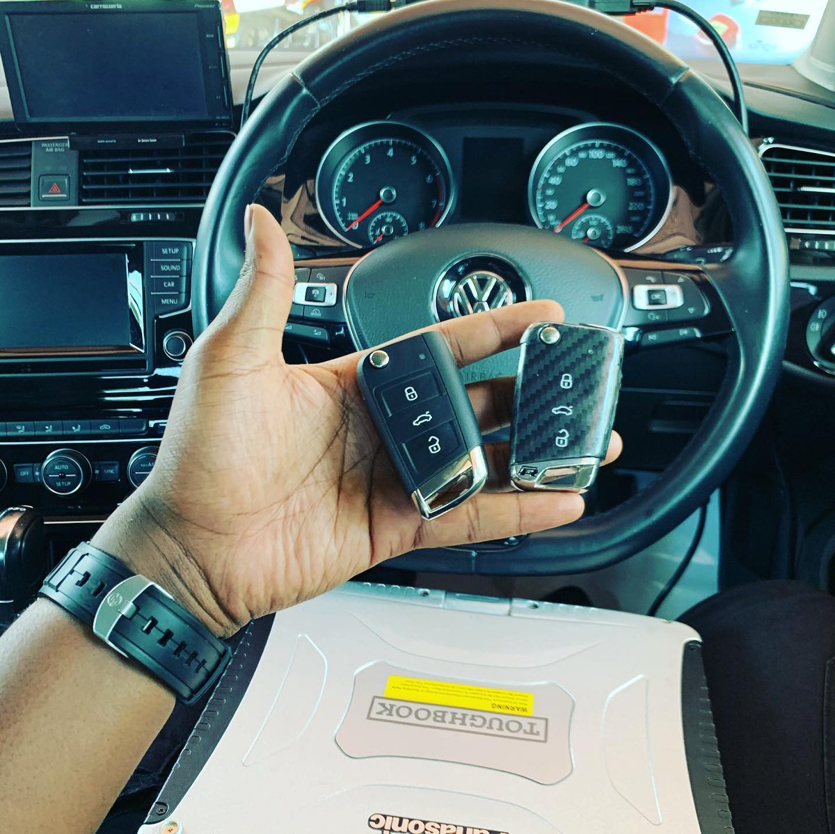 autotronixpesh's tweet image. 😲Lost your car key?
😬Locked out of your car?
🙂Need a duplicate key for your car?
Call  or text us on +254 703 888 777 
#wegotthekeys
#NickMwendwa
#TuskerOktobafest
#TuskerOktobafest2021
#HarambeeStars 
#Sautisol
#Jirongo
