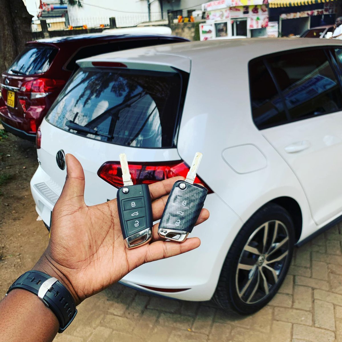 autotronixpesh's tweet image. 😲Lost your car key?
😬Locked out of your car?
🙂Need a duplicate key for your car?
Call  or text us on +254 703 888 777 
#wegotthekeys
#NickMwendwa
#TuskerOktobafest
#TuskerOktobafest2021
#HarambeeStars 
#Sautisol
#Jirongo