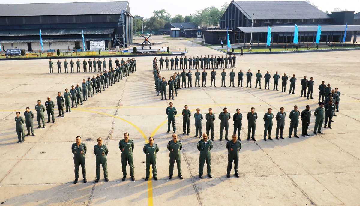 AkashBh95208970's tweet photo. @TEAMRSSIR1 @IAF_MCC #CASB_result_do 
#enrolmentlistpublishkaro 
@the_hindu @DefenceMinIndia 
@IAF_MCC @ANI @AmarUjalaNews @JagranNews @SpokespersonMoD 
Respect sir, we are the condidates of airforce intake 02/2021. #Two Years has been completed our selection process is not done yet. https://t.co/m8R2Ms6xMf