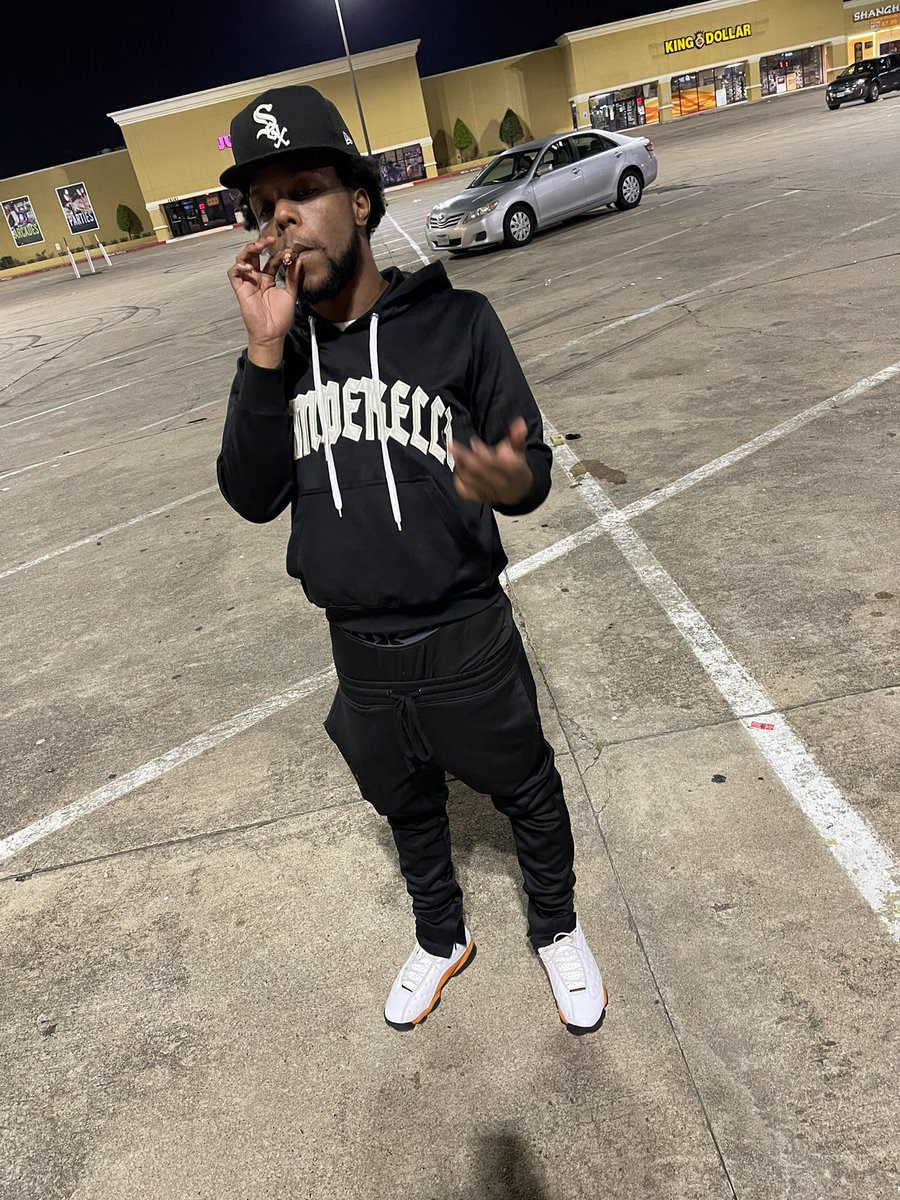 binodaplug6's tweet photo. Im finna get back active on this hoe https://t.co/JidJQVuC8X