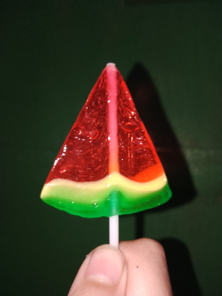 FunnyVince's tweet photo. watermelon lollipop is so yummy guys https://t.co/GbJowFXJyg