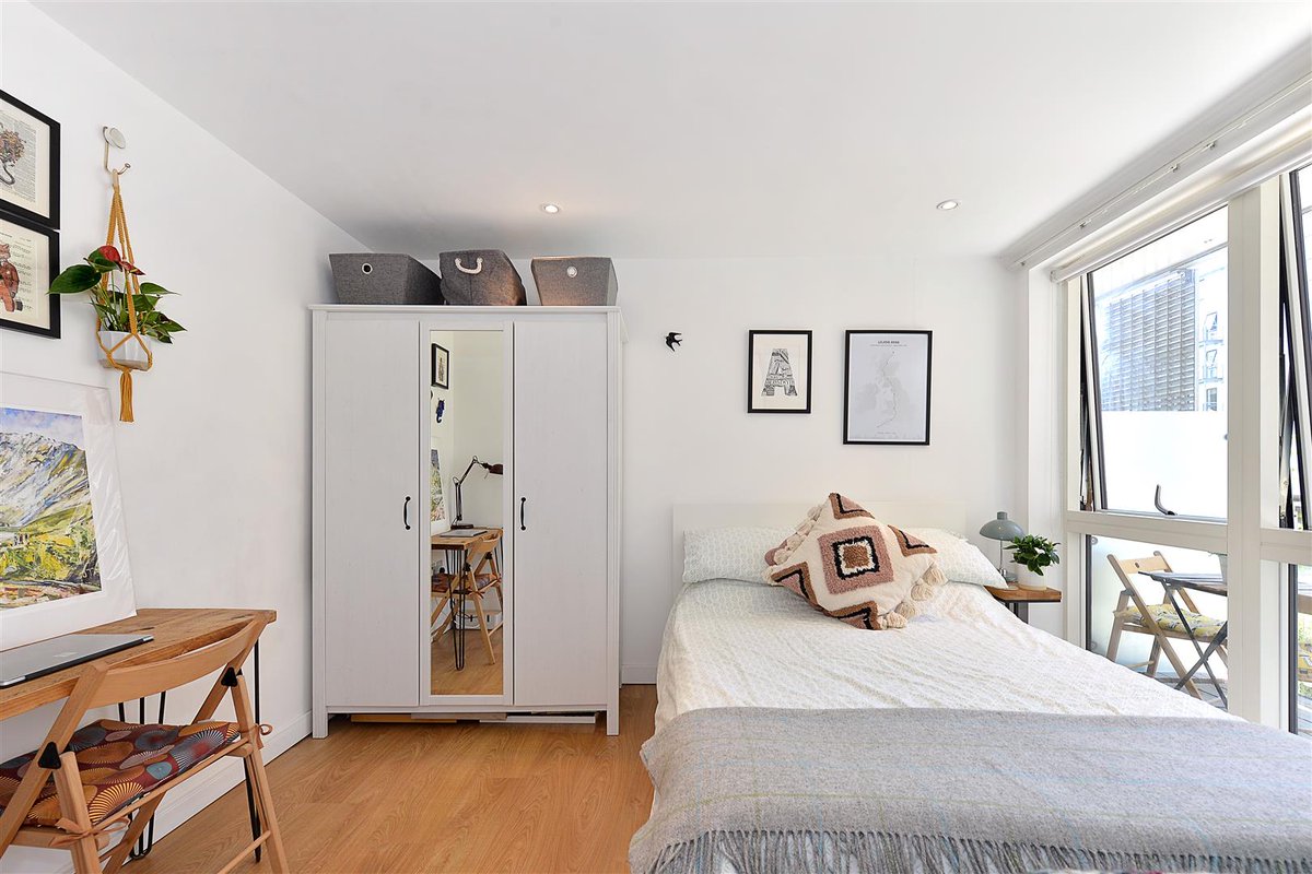 franktalking's tweet photo. Ceram Court, Bow, E3
£290,000

A well-appointed first floor Manhattan studio apartment situated in the sought-after Ceram Court.

https://t.co/6xCBh5PAPf https://t.co/13ZgOIadzZ