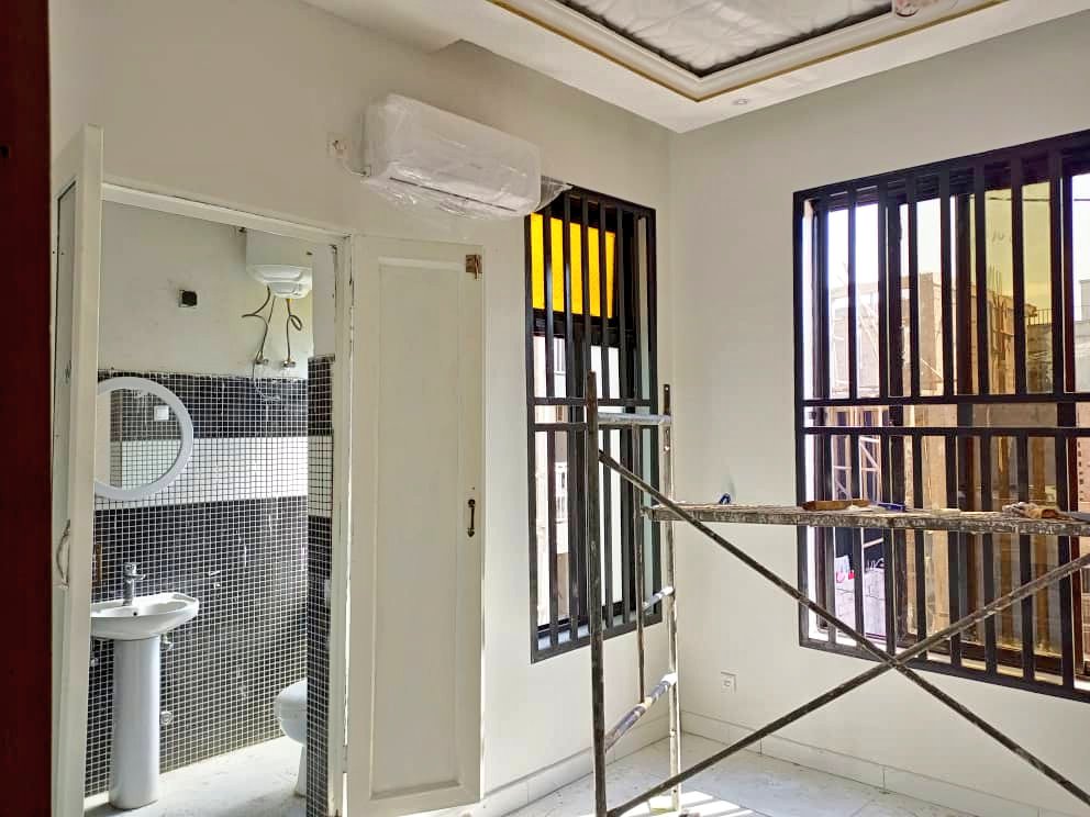 immo_shu's tweet photo. 🏠PROPRIÉTÉ À LOUER 🏠

TYPE : #APPARTEMENT

📍#LOCALISATION 
❇️ C/ LIMÉTÉ
❇️ #KINSHASA - #RDC🇨🇩

✳ 3 Chambres
✳ 3 Salles de bain
✳  Salon
✳Cuisine 

Loyer : 800$

Contact : +243822107700 https://t.co/YHZ7XAqU83