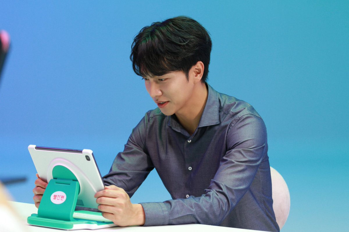 승기님과 함께라면 없던 집중력도 생겨요!🤓
승기와 함께  I CAN DO💪 WE CAN DO !!

#ambassador
#교원 #빨간펜
#이승기 #LeeSeungGi