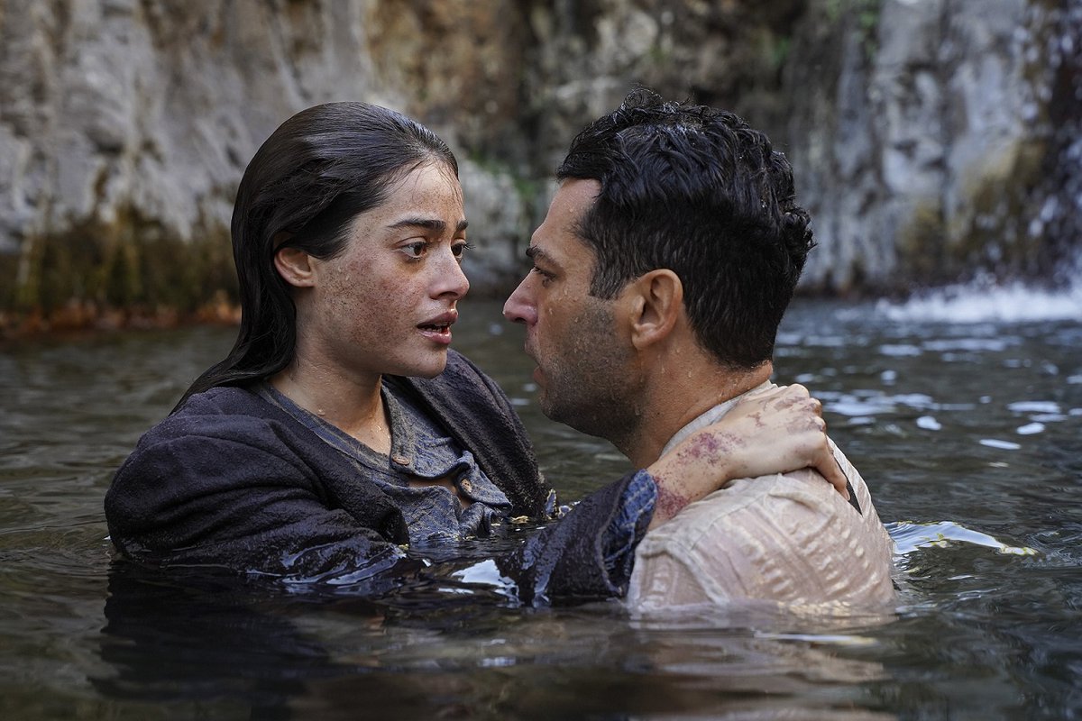 azizdizitv's tweet photo. Show TV'de ekrana gelecek, yapımını O3 Medya’nın, yapımcılığını Saner Ayar’ın üstlendiği, proje danışmanlığını Zeynep Günay Tan’ın gerçekleştirdiği sezonun iddialı dizisi “Aziz”in ilk tanıtımı izleyici ile buluştu. https://t.co/AjWvyXfe0s