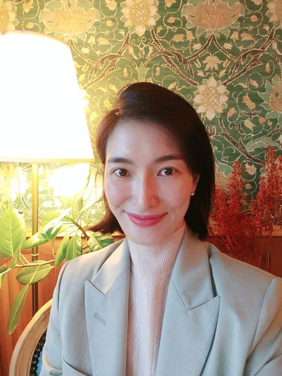 그간 트윗을 쉬었습니다. 복귀 기념 가을가을한 사진으로 인사 드립니다. 트친 여러분 보고 싶었어요. 즐거운 주말 보내세요.