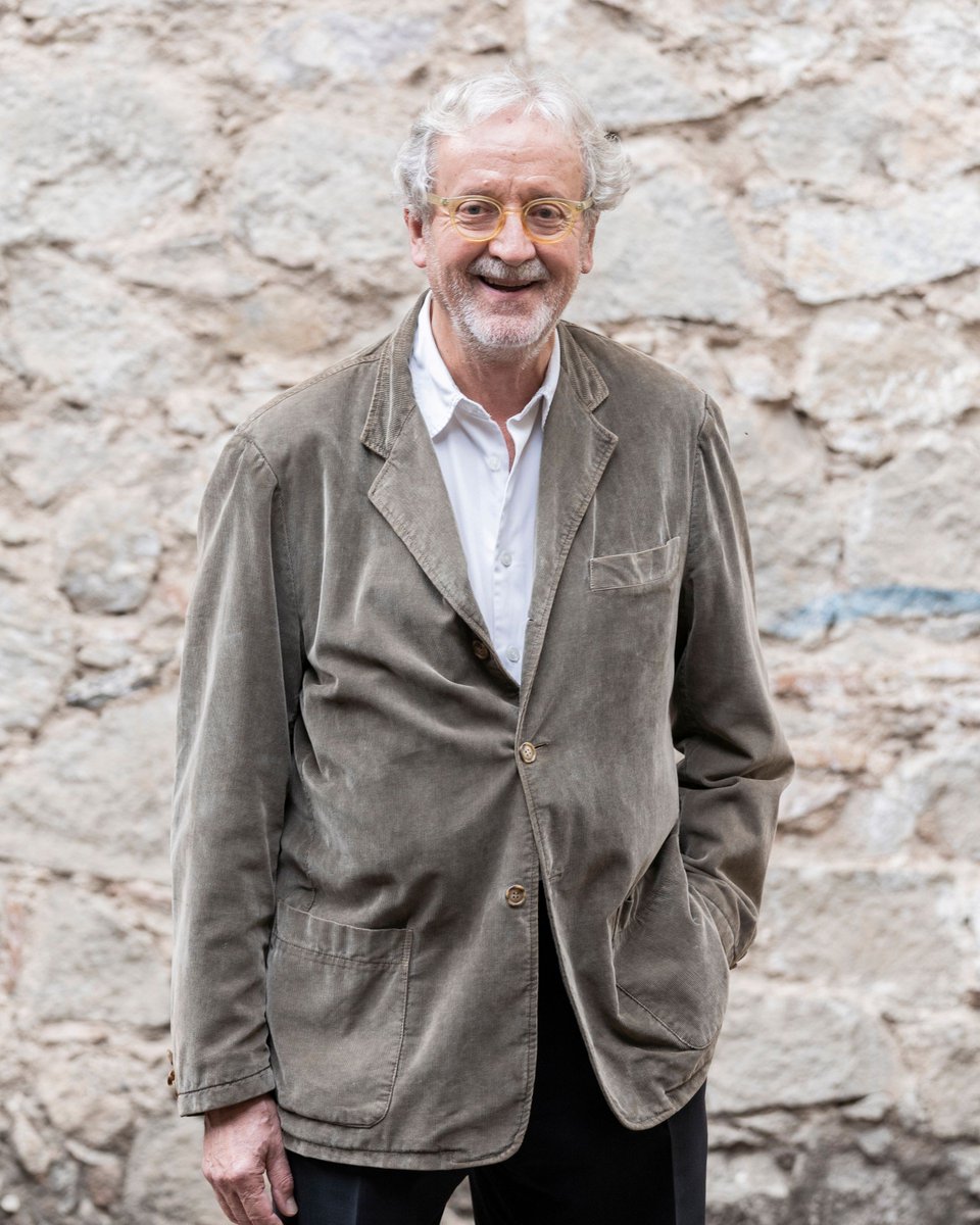 BlancFest's tweet photo. "El Diseño forma parte de un conjunto de actividades técnico-artísticas destinadas a incrementar la calidad de vida." Josep M. Trias en la entrevista por @vicentalminana https://t.co/6H7ifbddIs
Foto: @rubenvaquero #blancfest2021 #historiadiseño #josepmariatrias https://t.co/YzHUwbBupn