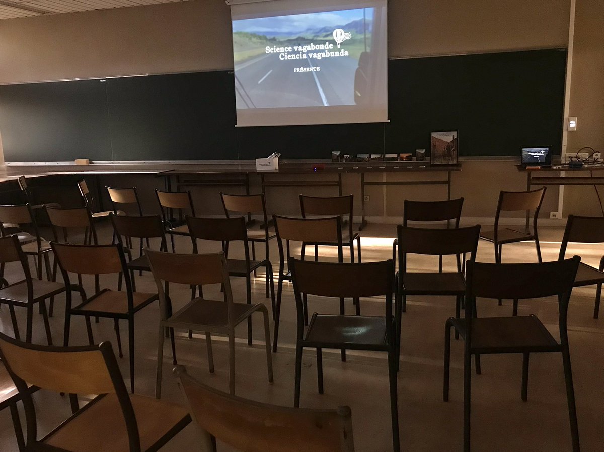 Science_Vaga's tweet photo. 🚀La @FstNancy @Univ_Lorraine ouvre son Village des #sciences ! Hâte d’échanger avec les scolaires sur notre 🎬#VoyageAutourDesSciences !!!
@FeteScience #FDS2021 https://t.co/JdGU9NABWD