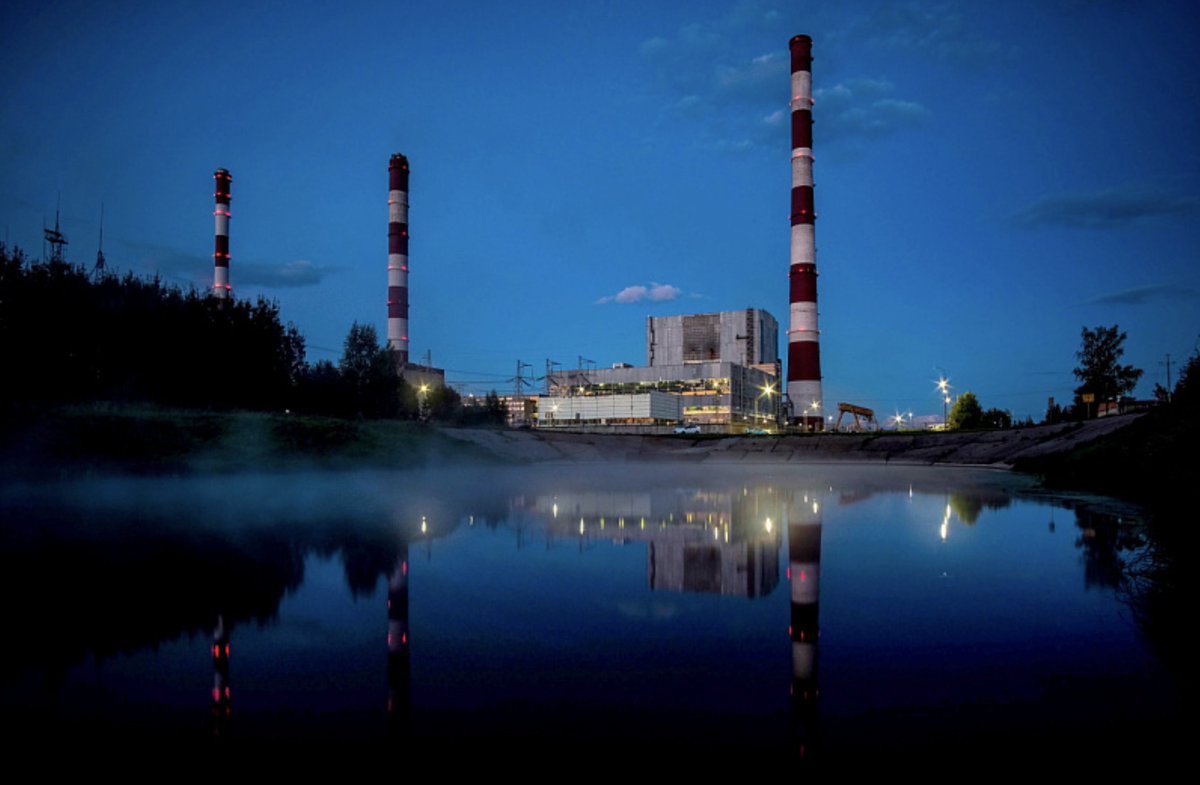 Есть что-то мистическое в сумерках. Солнечный свет постепенно меркнет, и всё вокруг приобретает иной облик.

Полюбуйтесь на красавицу Костромскую ГРЭС на фоне спящей природы 😍

#ИнтерРАО