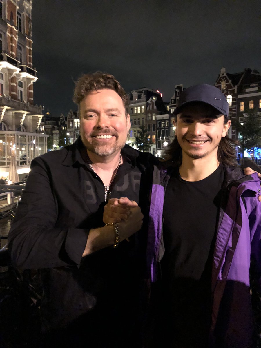 KryptoKamikaze's tweet photo. Piękna Polska reprezentacja naszej społeczności w Amsterdamie #HEX #PulseChain 
#HEXMisja dzieki 👍✌👌🇵🇱 https://t.co/STL2vbHDE5