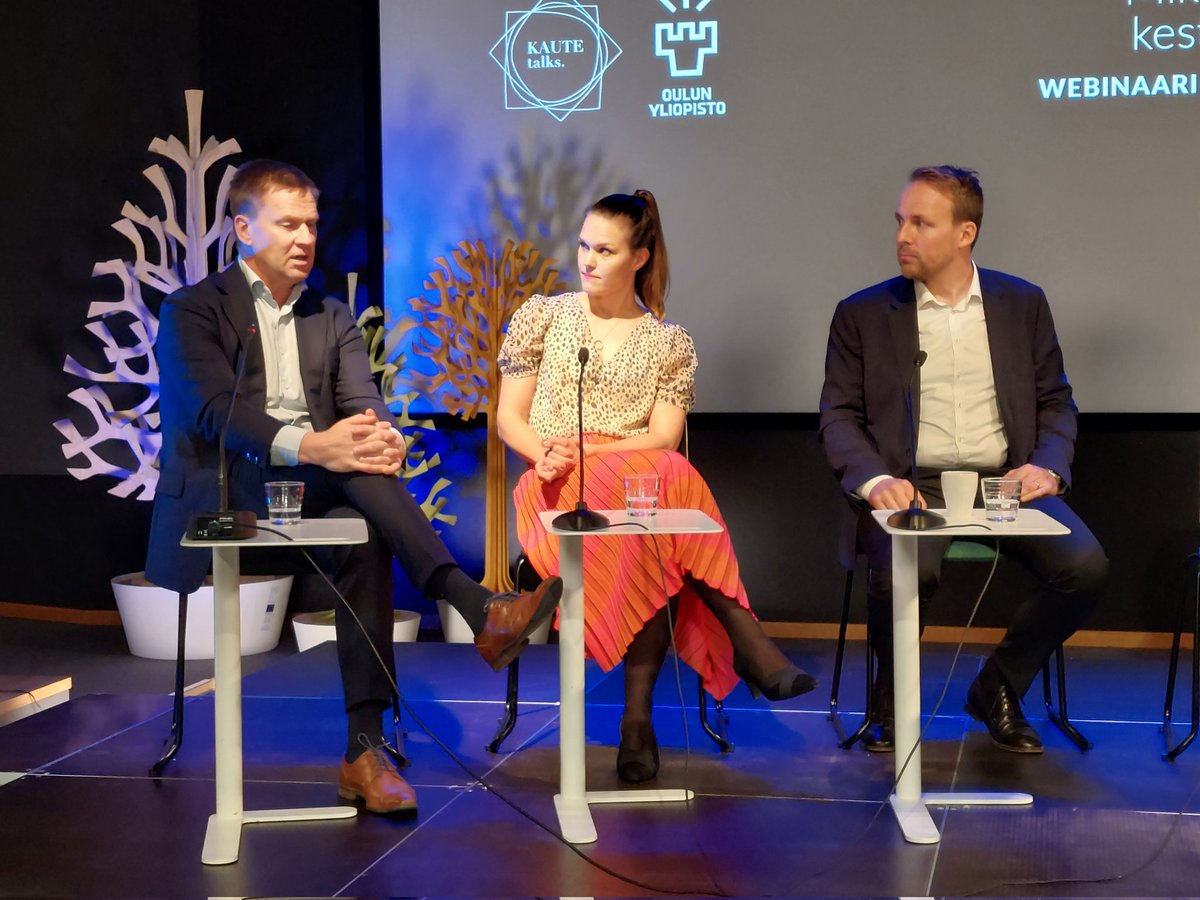 UniOulu's tweet photo. Pääekonomisti @MikaKuismanen : Yritysten rakenne ja toimialat muuttuvat. Tarvitaan koulutettuja ja osaavia yrittäjiä. Tämä vaikuttaa uusien yritysten perustamiseen. #KAUTETalks #UniOuluKSI #KAUTEsäätiö https://t.co/FnvGURPGFF