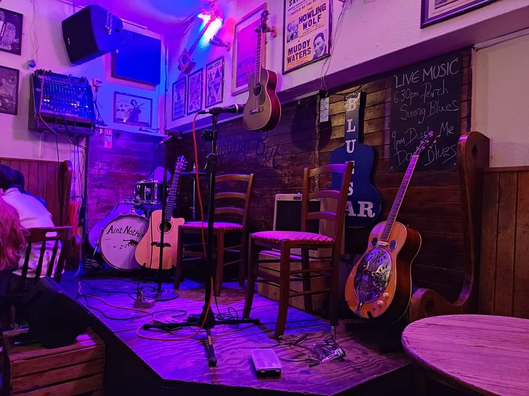 BluesyKate's tweet photo. Tonight I'll be swinging the Blues with @DaveBluesFerra a great weekend ahead kicking off at Ain't Nothin' But @AintNothinBut1- the Blues Bar 6.30pm #kinglystreet #soho #London #livemusic https://t.co/R3VQERIFdD