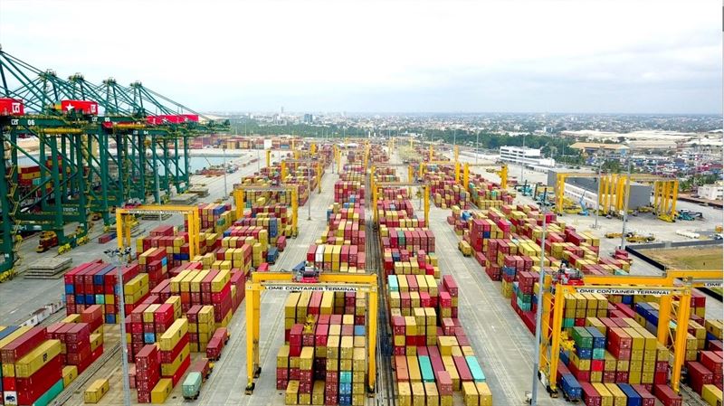 Konecranes's tweet photo. [NEWS] Konecranes’ success in West Africa continues! Lomé Container Terminal (LCT) S.A. in Togo, West Africa, has ordered 5 more Konecranes Rubber-Tired Gantry (RTG) cranes. READ: https://t.co/zuYcLspZ5C #ecolifting https://t.co/vf2s1Dt2Ml