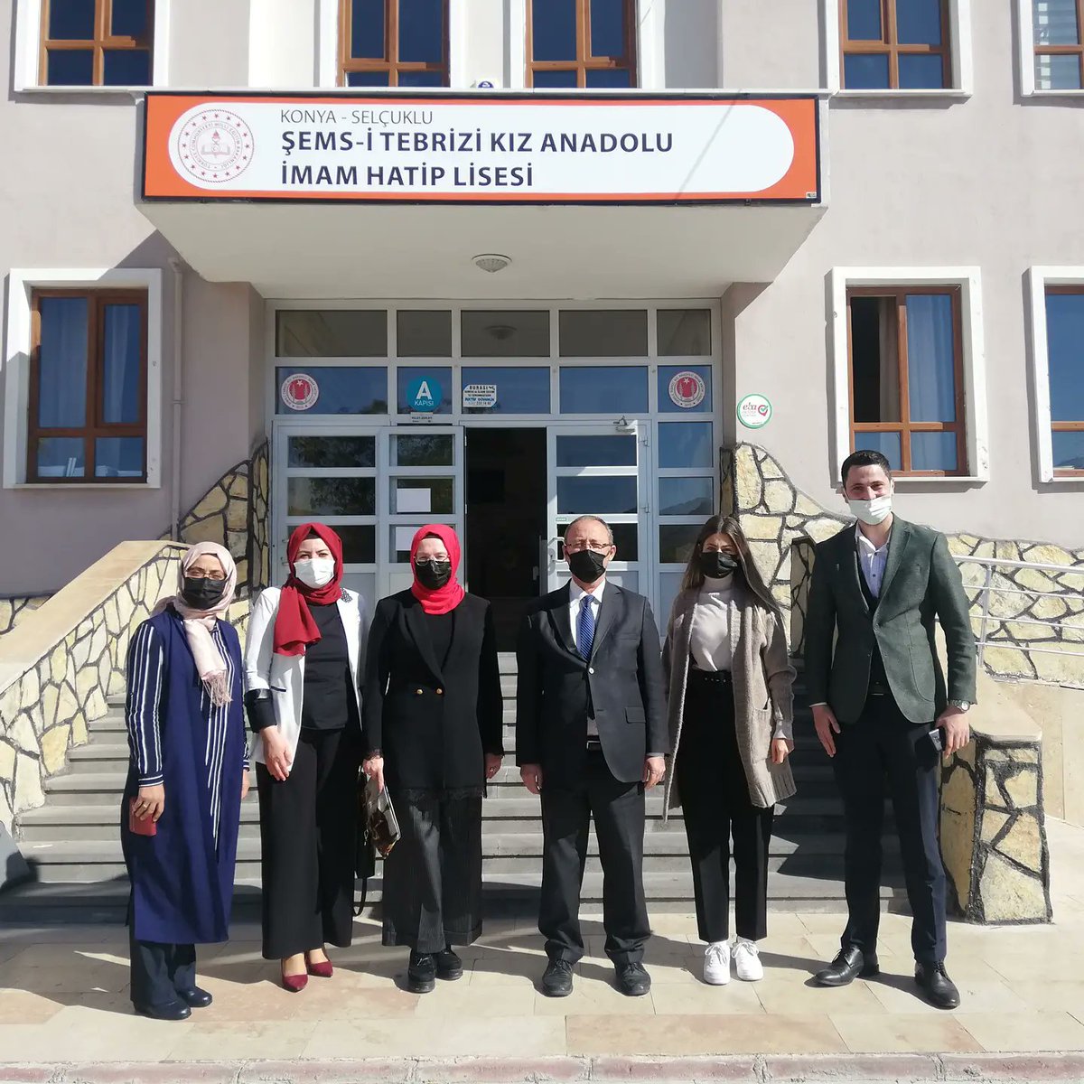 İslam İktisadı ve Finans Bölümü akademisyenimiz Öğr. Gör. Melahat Karadağ ile birlikte Şems-i Tebrizi Anadolu İmam Hatip Lisesi öğrencilerine yönelik seminer gerçekleştirdik.