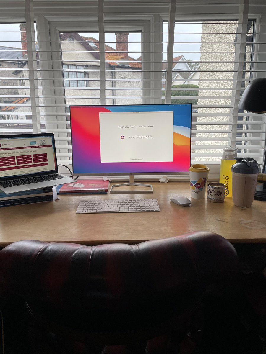 Final day of the <a href="/BAHTHandtherapy/">BAHT</a> radiography course with <a href="/Pulvertafthands/">@UHDBTrust HandTherapy</a>. By some sort of hand therapy miracle, the Toddler slept through the night, hill sprint session done and two sizeable cups of coffee ready to go 🙌