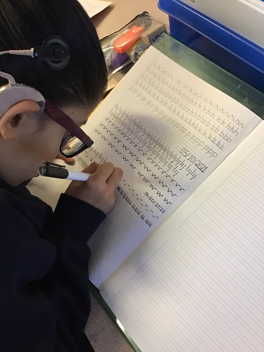 PindersPrimary's tweet photo. Year 5.6 have been working really hard to improve and maintain a consistent handwriting style. There will be pen licenses all around soon! #PPHandwriting #PPEnglish #PPWriting https://t.co/dXh499BpIQ